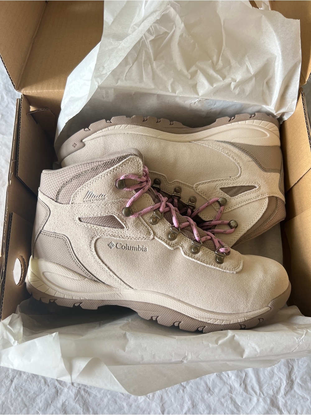 Columbia Newton Ridge Plus Waterproof Amped Hiking Boots Womens 11 NIB/NWT